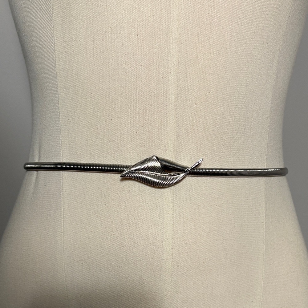 VINTAGE Silver Tone Leaf Slinky Snake Belt